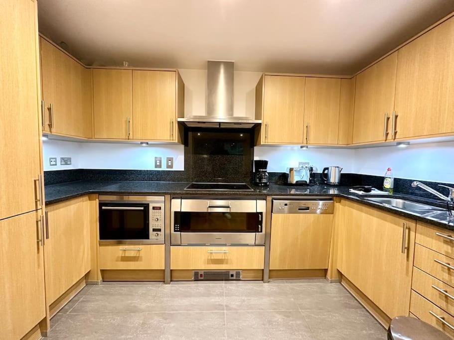 Stunning 2 Bed Thames River View - Central ロンドン エクステリア 写真