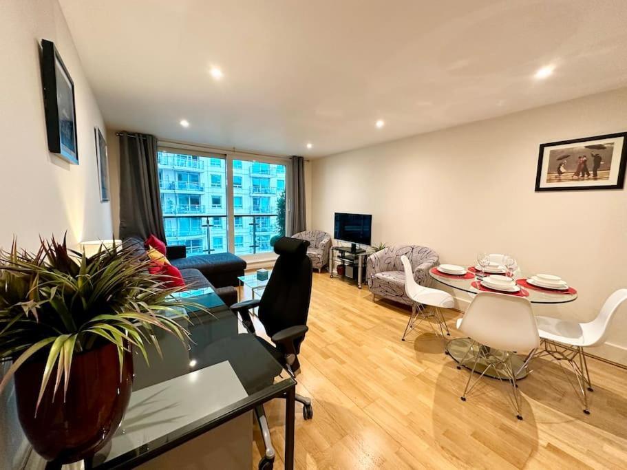 Stunning 2 Bed Thames River View - Central ロンドン エクステリア 写真