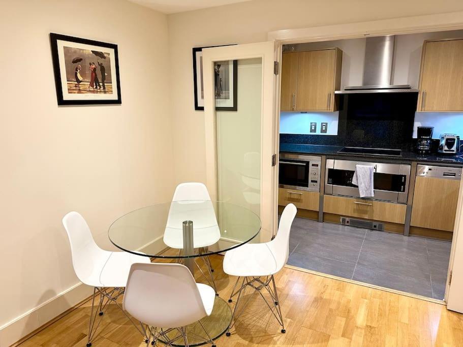 Stunning 2 Bed Thames River View - Central ロンドン エクステリア 写真